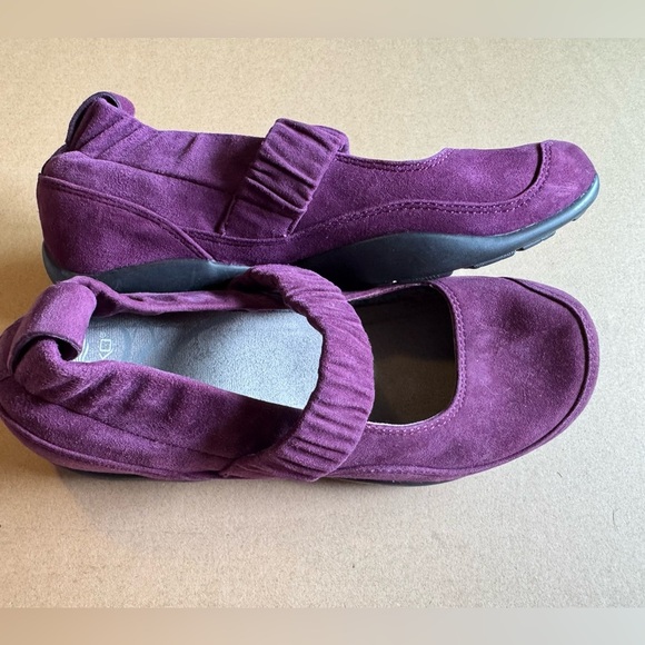 Dansko Suede shoes Chocolate women’s size 7.5 - Picture 7 of 7